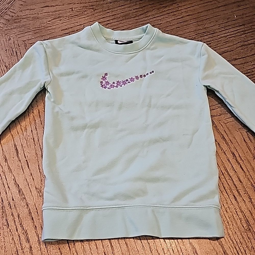 Mint green Nike sweater girls size 4 XS